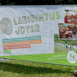 Labirintus Udvar